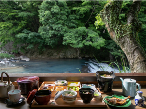鶴井の宿　紫雲荘