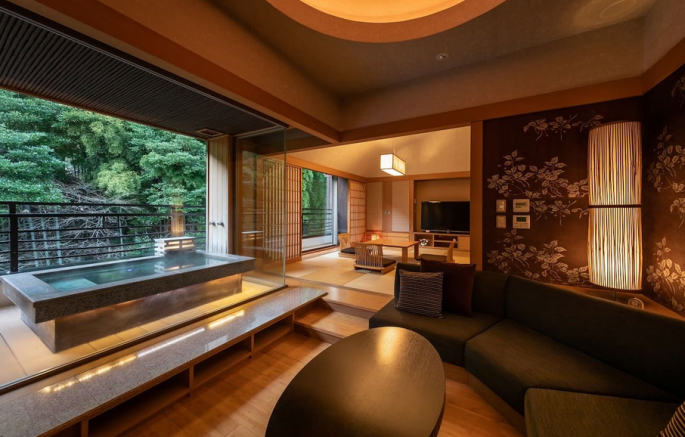 自家源泉掛け流しの宿 箱根 花紋