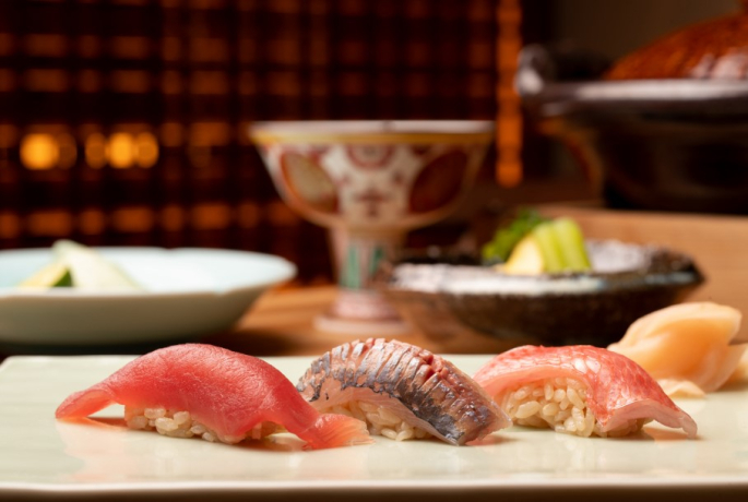 ふふ熱海 木の間の月