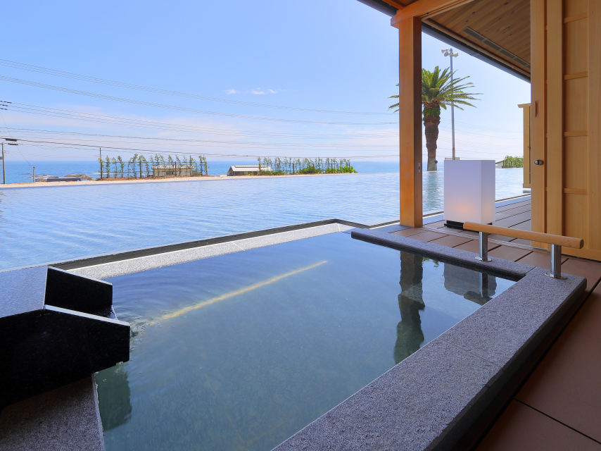 客室露天風呂一例