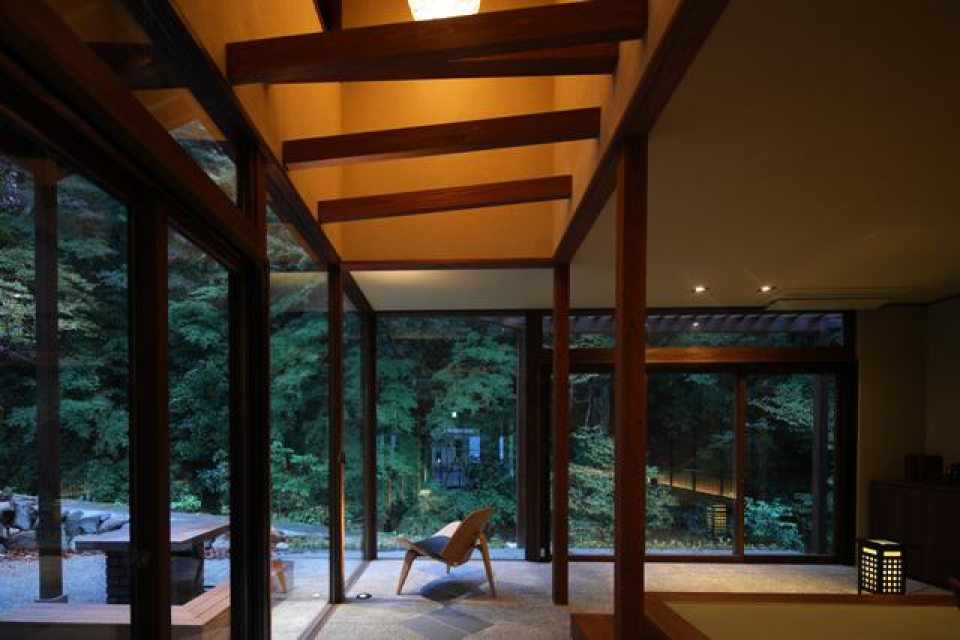 意匠の異なる離れ